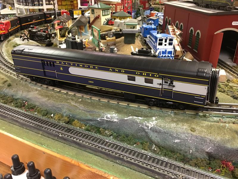 Premier Baltimore & Ohio 70’ Streamlined RPO Passenger Car Smooth side